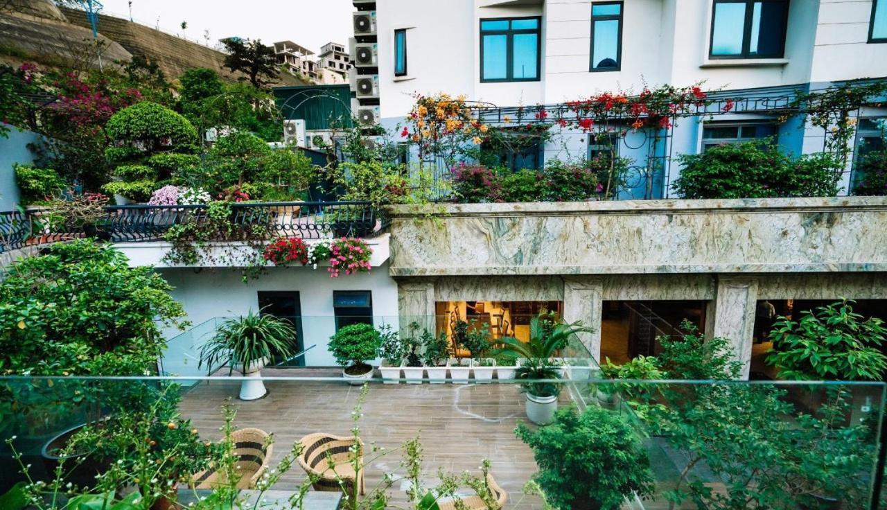 הלונג Lake Hills Hotel מראה חיצוני תמונה