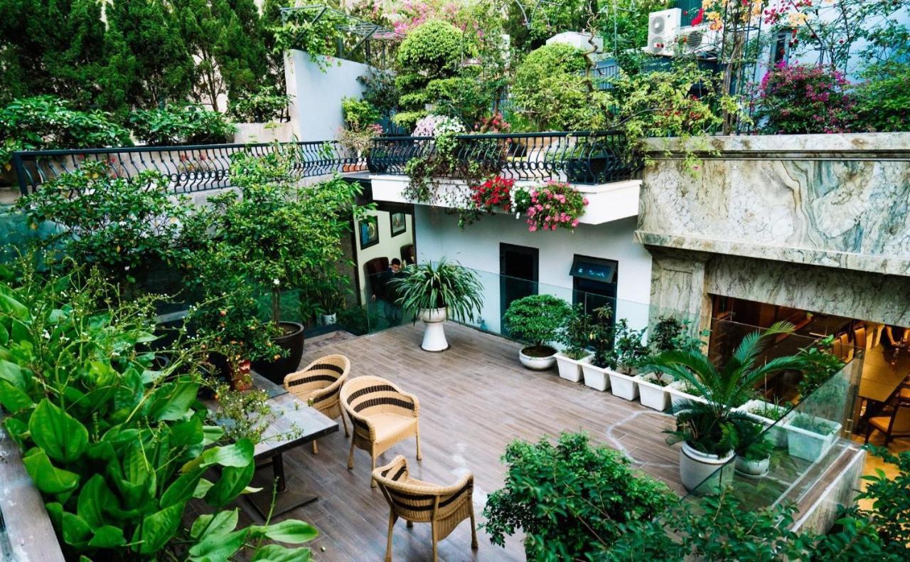 הלונג Lake Hills Hotel מראה חיצוני תמונה