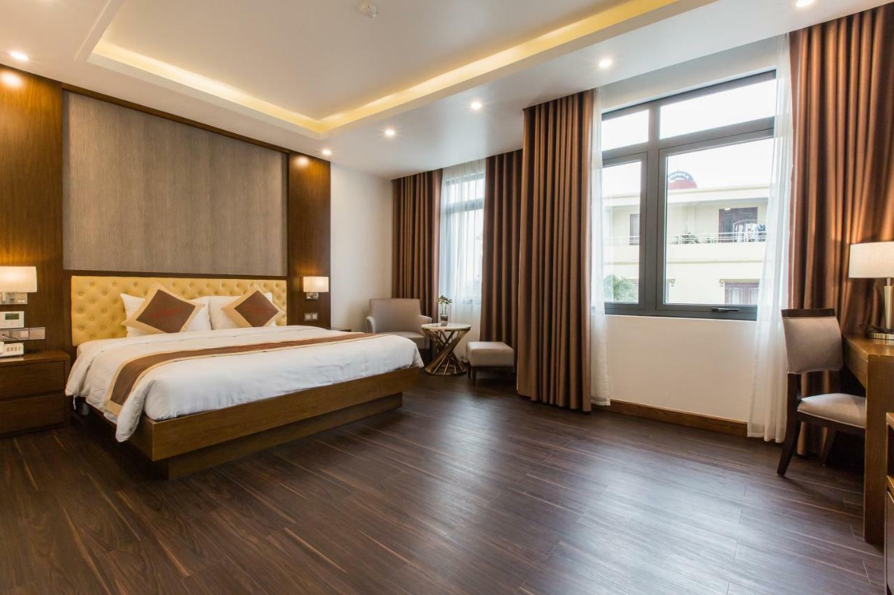 הלונג Lake Hills Hotel מראה חיצוני תמונה